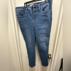 Madewell, W 32 medium wash stovepipe jeans. NWT